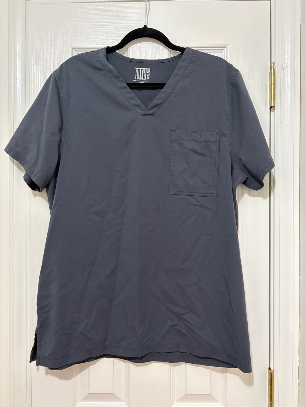 Men’s dark grey scrub top.